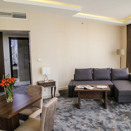 The Town Hotel Doha Buitenkant foto
