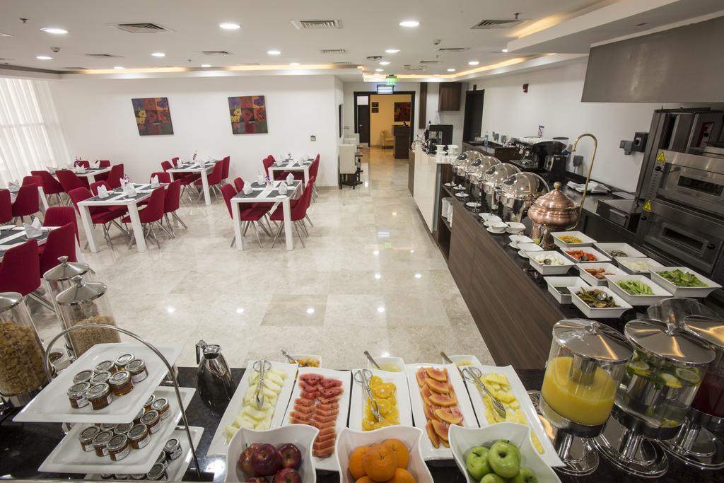The Town Hotel Doha Buitenkant foto