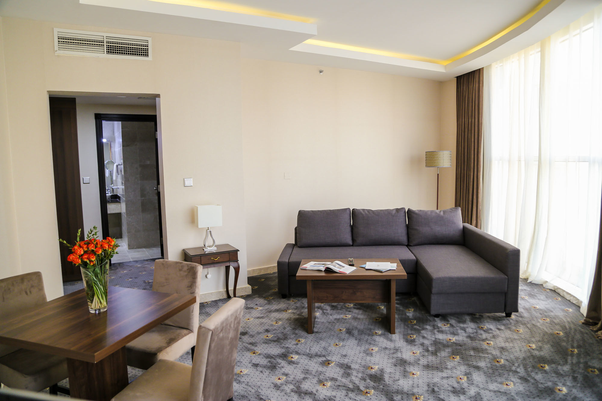 The Town Hotel Doha Buitenkant foto